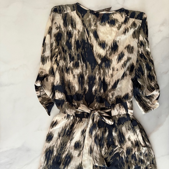 CHARLIE JADE Romper with Belt BLK/GRN/Cream Size Small - Picture 1 of 8